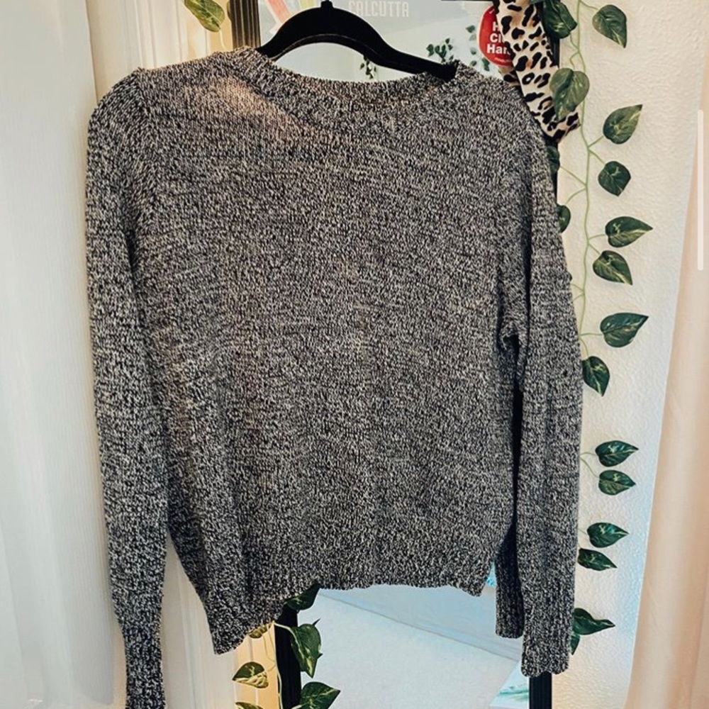 Black/white cropped sweater